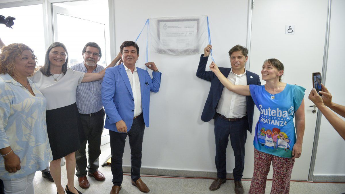 Axel Kicillof inauguró el edificio educativo N 121 Infocielo