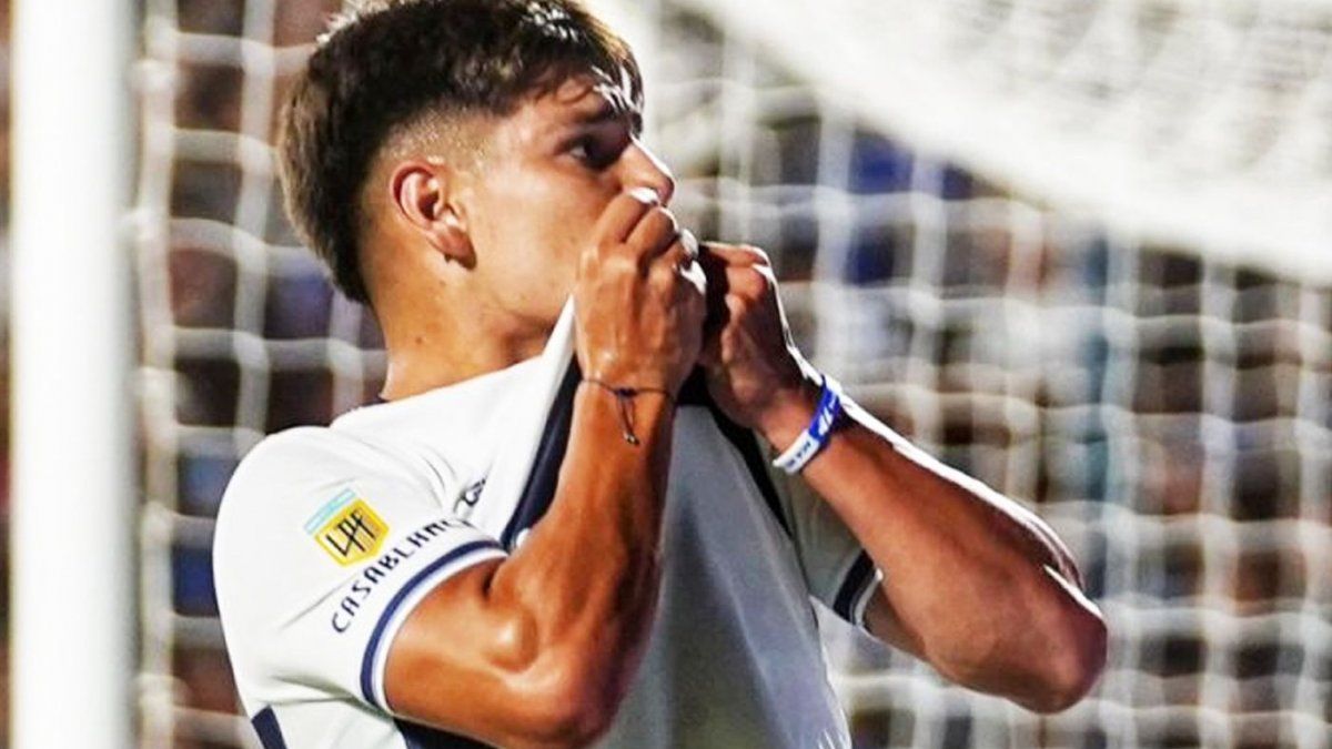 El especial festejo de Benjamín Domínguez ante los hinchas de Gimnasia