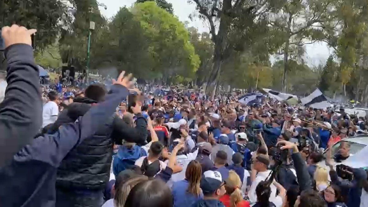 Gimnasia Los Hinchas Coparon El Bosque Infocielo