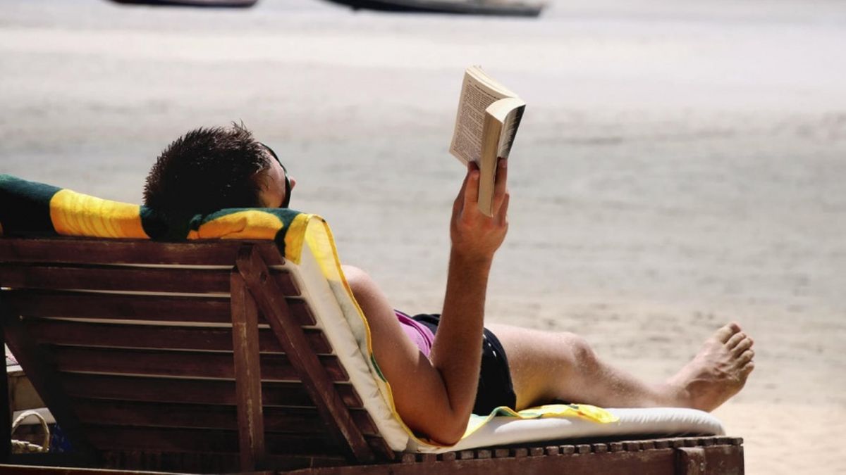 Para Leer En La Playa Escritores De La Plata Llevaron Sus Obras A