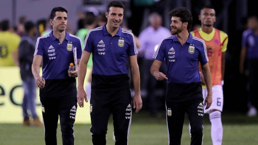 Scaloni y Aimar: los técnicos de la Selección Argentina ya planifican las Eliminatorias.