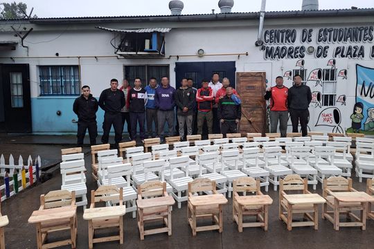 presos de una carcel de la matanza elaboraron sillas para un jardin de infantes de pilar