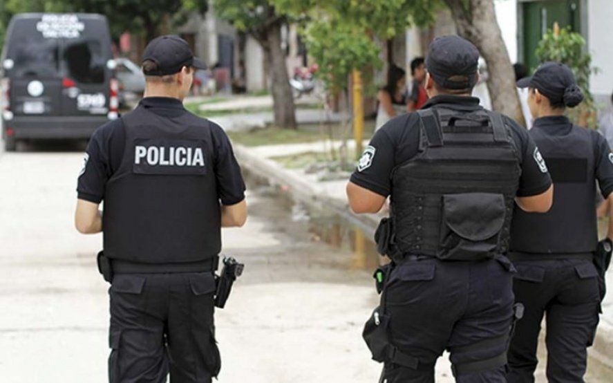 Detienen y desafectan de la fuerza a tres policías de la Bonaerense que extorsionaban a un preso