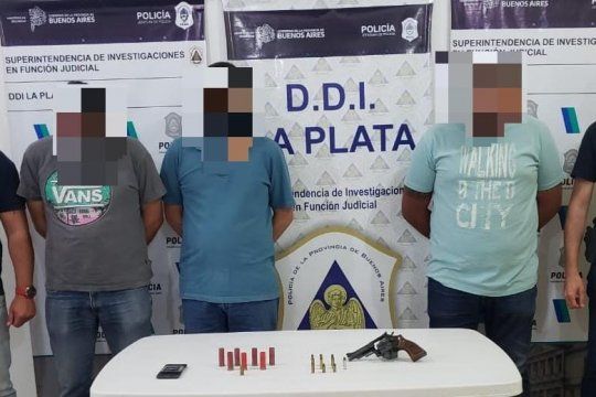 Los tres detenidos de 28, 33 y 44 años en La Plata