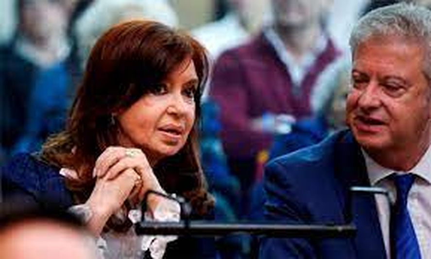 Cristina Kirchner lanz&oacute; una catarata de videos para mostrar las "toneladas de mentiras" de los fiscales