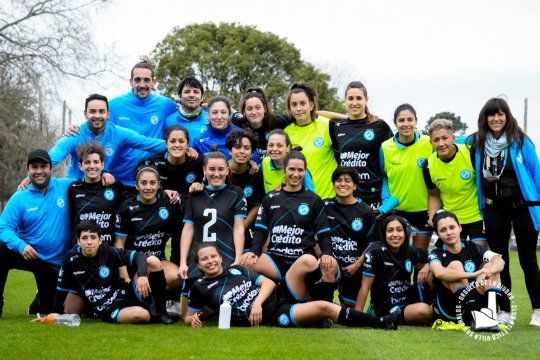 El fútbol femenino de Villa San Carlos se reencontró con la victoria.