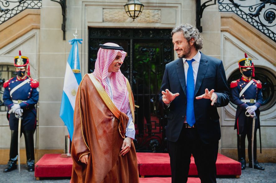Arabia Saudita en la mira de Santiago Cafiero