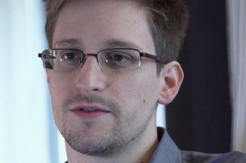 El consultor de tecnología y refugiado político, Edward Snowden, volvió a apuntar contra Mark Zuckerberg tras la caída de Whatsapp, Facebook e Instagram.