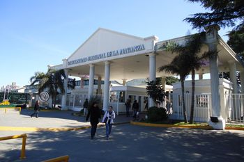 Abrió el Centro Regional Universitario de Ituzaingó, donde se cursarán carreras de la UNLaM y la UNAHUR