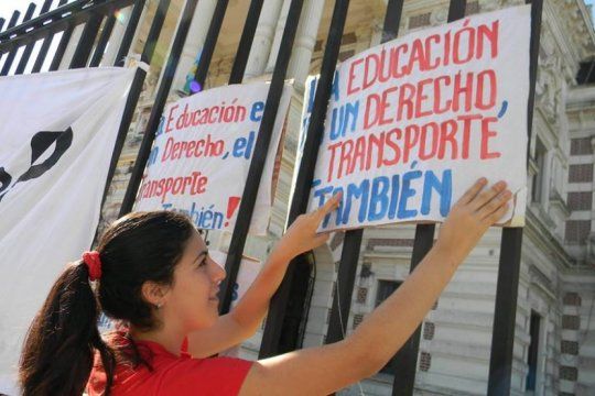 la fulp salio a la calle: universitarios exigen el aumento efectivo del boleto educativo gratuito