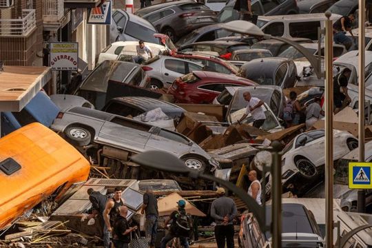 sabemos que es muy duro: desde valencia, un platense hizo un crudo paralelismo con la inundacion de la plata