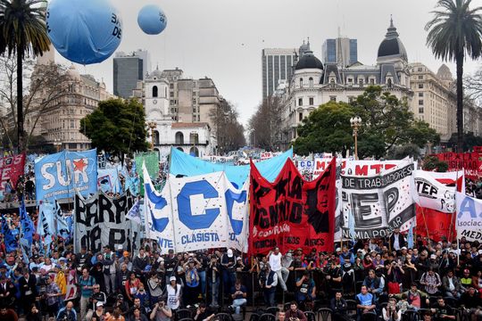 La CGT y los movimientos sociales y políticos bancarán la gestión del presidente Alberto Fernández en el marco de la prosecución de festejos del Día de la Lealtad