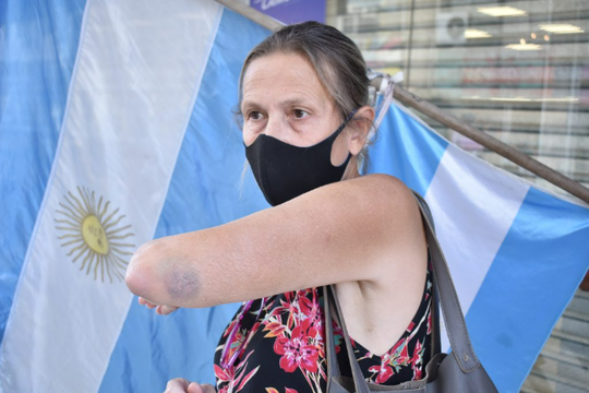 Ana Fernández denunció que fue detenida por la policía de San Nicolás. Foto El Norte.
