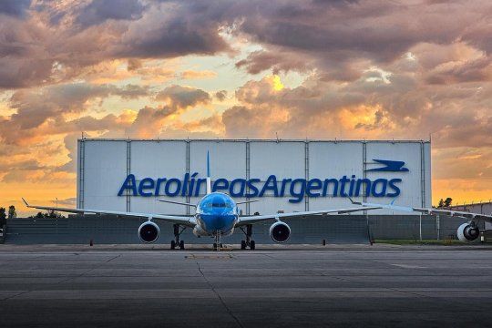 aerolineas argentinas: diputados saco dictamen por la privatizacion y pilotos alertan por los vuelos