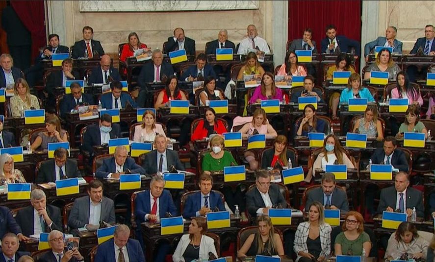 Insólito: la oposición pide que el presidente de Ucrania hable ante el Congreso