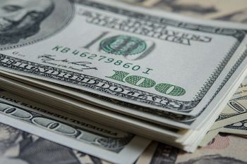 El dólar oficial aumentó 25 centavos y cerró a $123,75.
