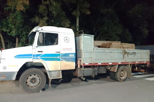 Horror en un camión en La Plata: cayó por abusar sexualmente a la pareja