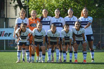 El equipo femenino de Gimnasia que venció a Ferro. 