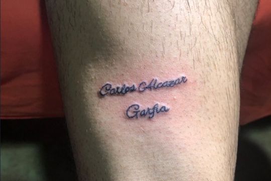 uno de gallegos: se tatuo mal el nombre del tenista carlos alcaraz