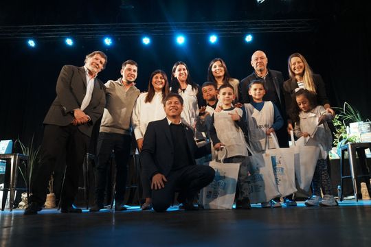 fomento a la lectura: federico otermin y axel kicillof presentaron lomas lee en comunidad