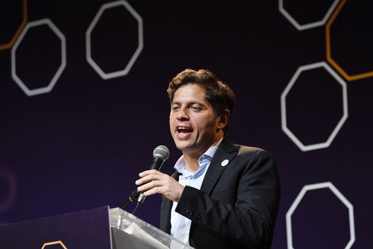 axel kicillof evaluo el primer ano de javier milei: hizo un desastre