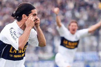 El Chino José Vizcarra marcó los dos goles de Gimnasia en aquel amistoso ante Riestra.