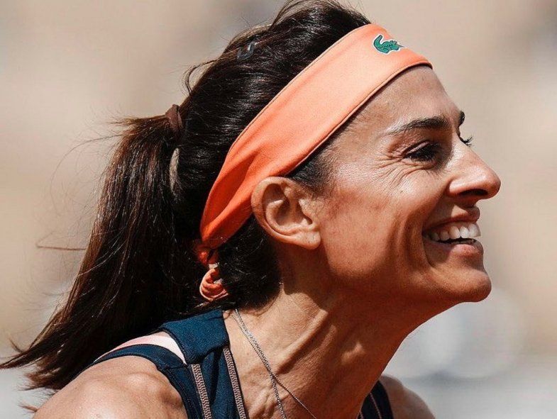 Sabatini, a pura sonrisa, disfrutando de Roland Garros. Tenis