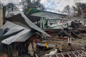 Así quedó uno de los hangares en el aeródromo de 9 de julio.