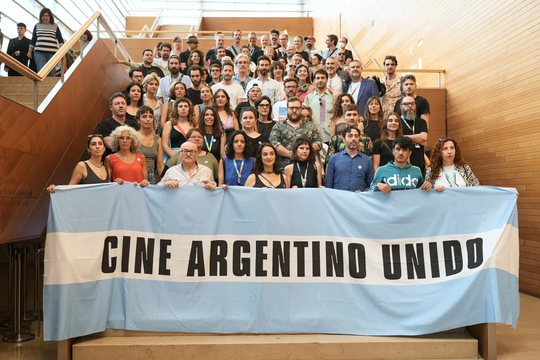 Cineastas argentinos defendieron al INCAA en el Festival de San Sebastián.