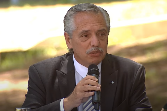 Alberto Fernández, en plena conferencia.