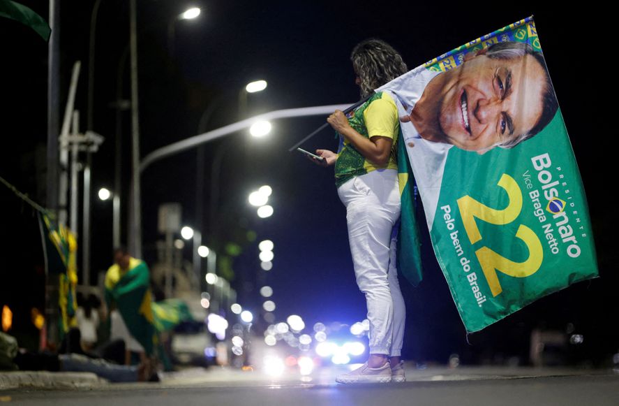 En una elecci&oacute;n pareja y tensa, el l&iacute;der del PT le gan&oacute; al actual presidente de Brasil, Jair Bolsonaro.