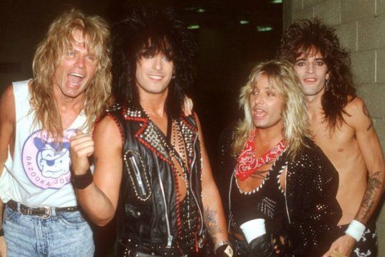 motley crüe: se estrena la pelicula de una de las bandas mas importantes de la decada de los 80s