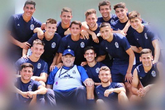 Gimnasia: Maradona y juveniles