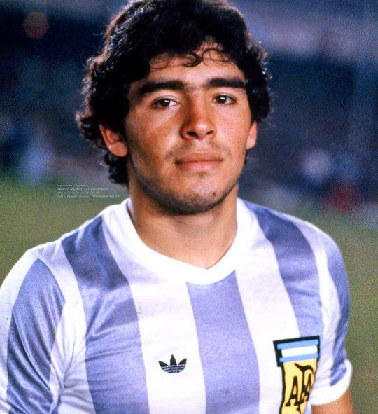 Maradona fotografiado por Masahide Tomikoshi
