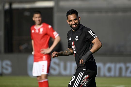 Jonathan Herrera, el goleador de Deportivo Riestra, rival de Gimnasia por Liga Profesional