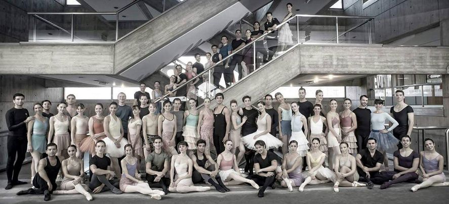 Teatro Argentino y un fuerte reclamo de sus bailarines 