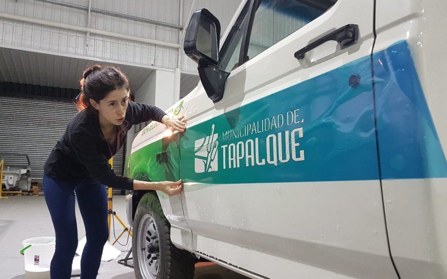 Presentan en Tapalqué una camioneta ecológica desarrollada con el aporte de ingenieros de la UNLP