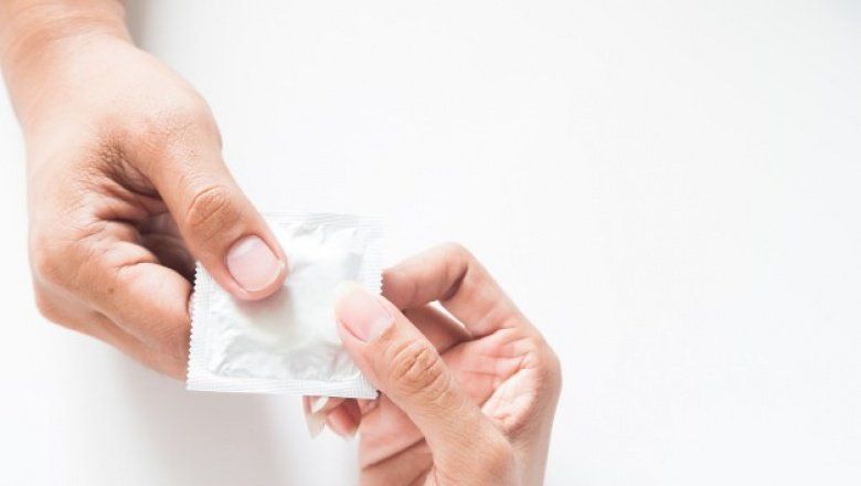 El ministro de Salud bonaerense, Nicolás Kreplak, aseguró que es una compra habitual esa cantidad de preservativos ya que es material sanitario.