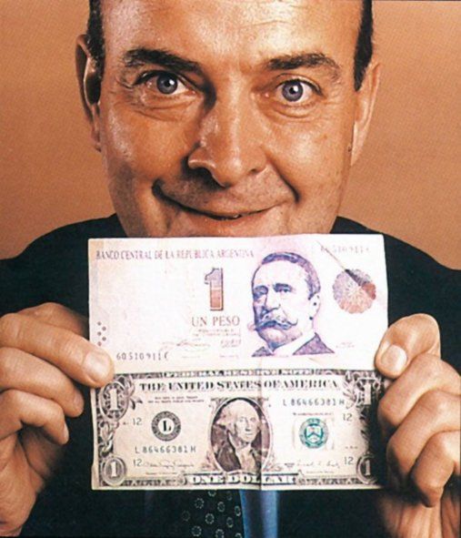Un dólar un peso. Una de las medidas económicas más controversiales de la historia argentina.