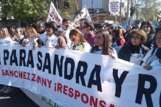 a dos meses de la explosion y muerte: multitudinaria marcha por las calles de moreno