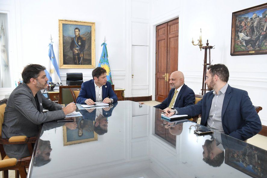Axel Kicillof se reuni&oacute; con el embajador de India en Argentina y Uruguay, Dinesh Bhatia.