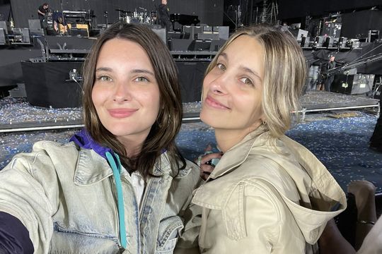 dejaron pasar a dos hermanas a primera fila en el recital de paul mccartney por lindas