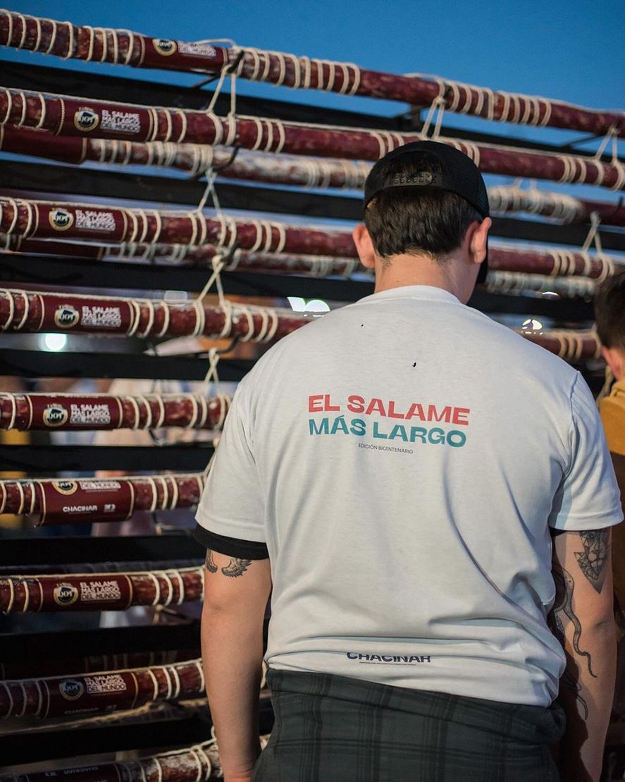 Tandil prepara el segundo round de la disputa por el r&eacute;cord del salame m&aacute;s largo del mundo: se viene el 6&deg; Festival del Salame y el Cerdo.