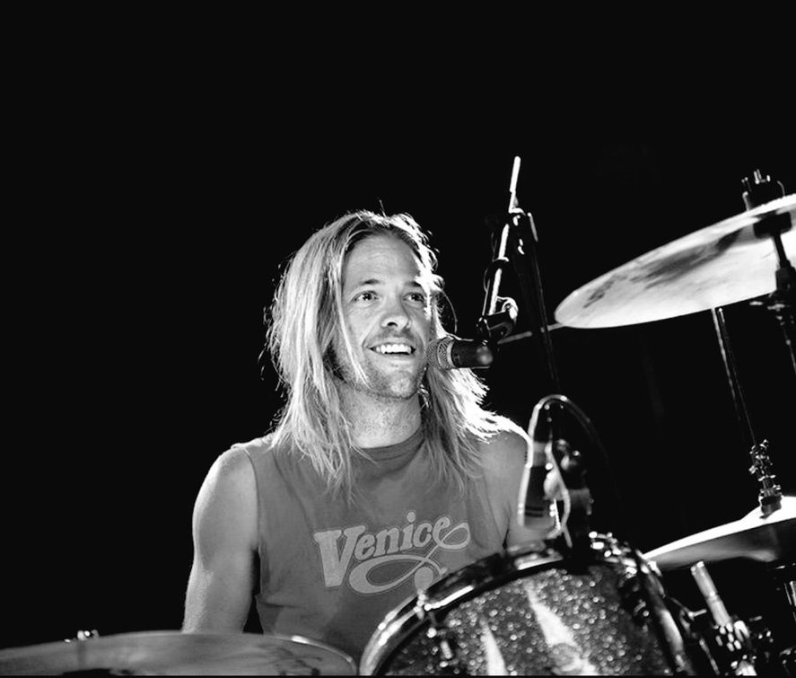 Taylor Hawkins fue el baterista de Foo Fighters hasta el 25 de marzo de 2022, el día de su fallecimiento. 
