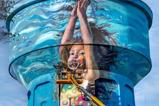 dos murales de un bonaerense compiten por convertirse en el mejor del mundo