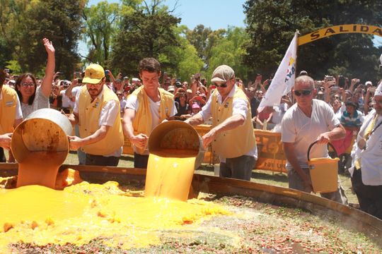 Pigüé se prepara para cocinar un omelette gigante y celebrar sus 140 años.