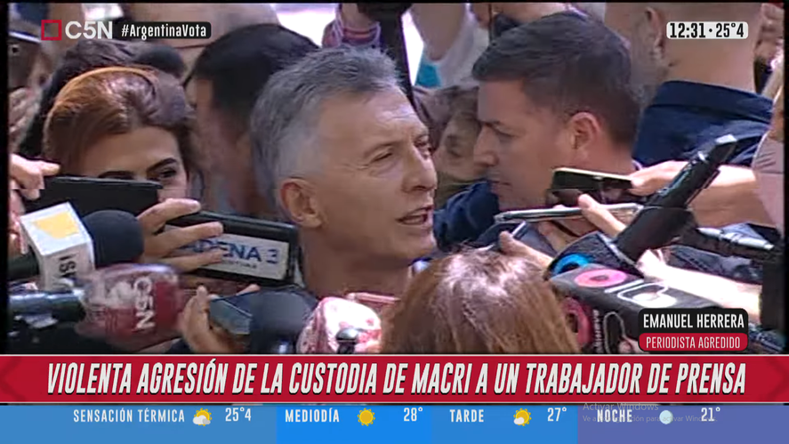 Macri se presentó a votar escoltado por un grupo de 6 empleados de seguridad privada