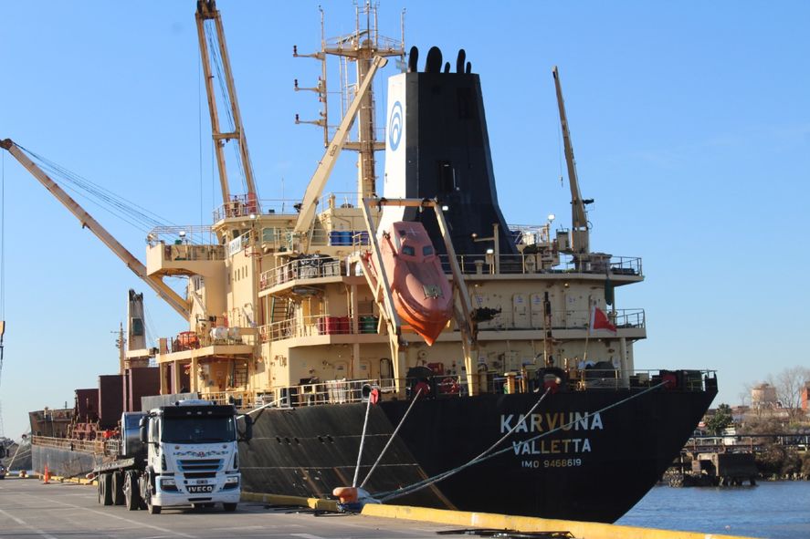 Puerto de Docksud: Otra concesi&oacute;n y una nueva obra reflotan la pelea entre La C&aacute;mpora y Ferraresi