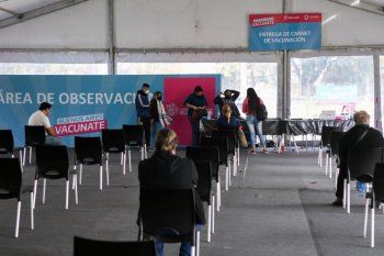 provincia: arranco la vacunacion libre para mayores de 25 anos