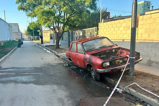 le prendieron fuego el auto y la mataron de tres tiros: ¿ajuste de cuentas o crimen por error?